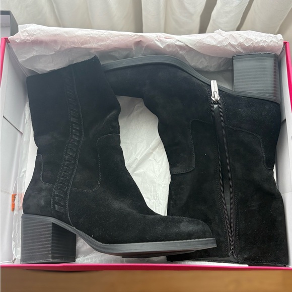 Vince Camuto Shoes - Vince Camuto Black Heeled Boots Suede Pull-On